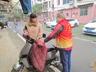 “香城管家”进小区 志愿服务“暖”人心