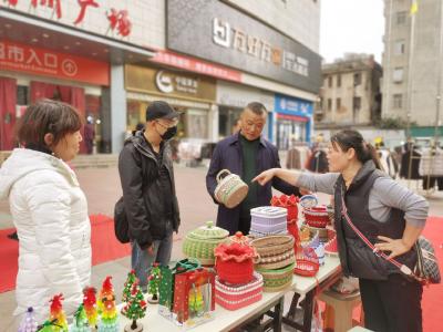 （长江云）咸宁咸安：幸福商圈 公益共享