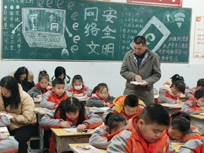 ​咸安区教育局到咸宁市第六小学开展教学视导活动
