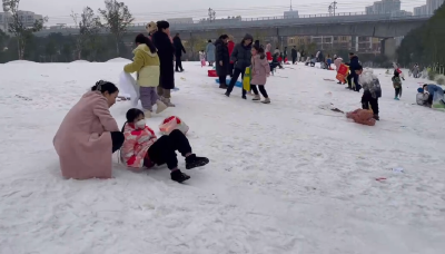 门口就是滑雪场，怎一个飒字了得！