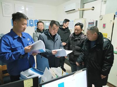 市领导检查节前特种设备安全生产工作  
