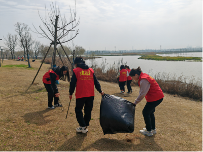 守护生态湿地 呵护绿色家园