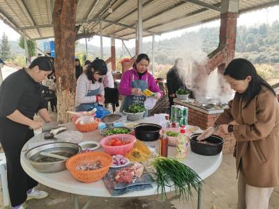 浮山街道：厨艺大比拼 庆祝“三八”妇女节