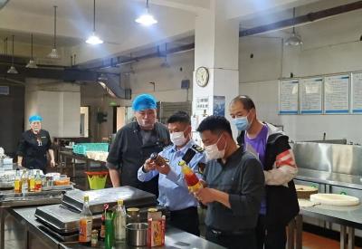 咸安区市场监管局开展校园食品安全排查整治