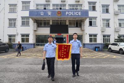 咸安：警企携手 共筑反诈防线