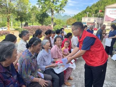 开好屋场会 拉近干群心 助力文明创建