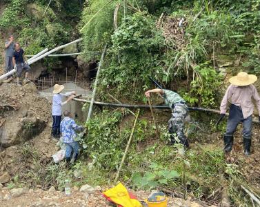 大幕乡桃花尖村：村民齐赞新建蓄水池
