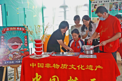 “豪横”自助餐，鲍鱼海鲜任你选，咸宁碧桂园学校的广府美食节有这么多美味！