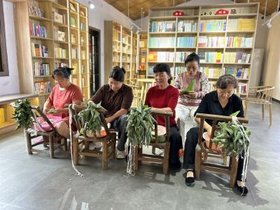 汀泗桥社区：浓情端午 “粽”有心意