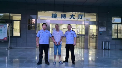“好心邻居”偷上瘾 咸安警方破获一起入室盗窃案