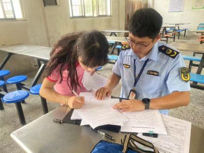 桂花镇：筑牢学校食品安全防线和收费行为