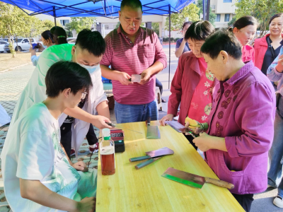 浮山街道银泉社区：欢度重阳节 浓浓敬老情