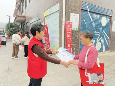 文笔路社区：开展垃圾分类、反诈骗知识宣传活动