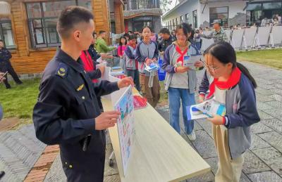 区文旅局：“扫黄打非”进景区，普法宣传润民心