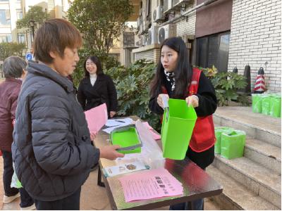 万年路社区：践行垃圾分类，守护绿色家园