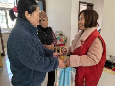 情暖新春 慰问同行