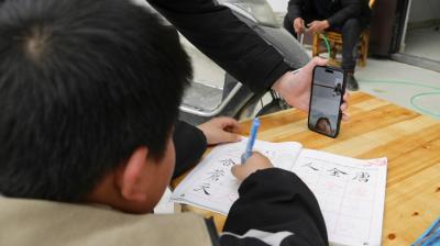 暖心，武汉大学生为困难学子捐出全部奖学金