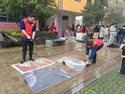 金桂社区始峰悦府小区开展爱心义剪志愿服务活动