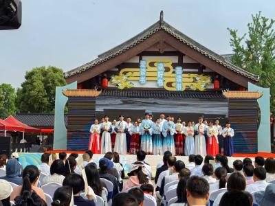 咸安：“文明小货郎”让书香邂逅烟火气