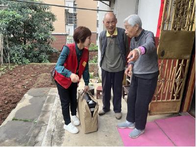 温泉街道：12345热线牵起干群心，温情服务获点赞
