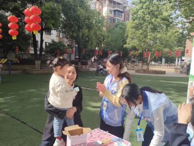 书台社区：药护银龄安康 爱润童心成长