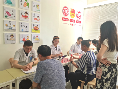 滨河社区：健康送到家门口 关爱送到心坎上