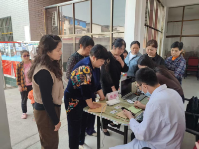 白鹤村：织密服务网络，筑牢健康防线