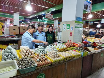 区市场监管局开展集贸市场电子秤专项检查 守护群众“菜篮子”公平