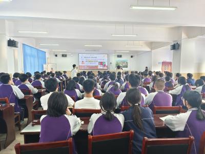咸宁东方外国语学校：品三国风云 悟历史智慧