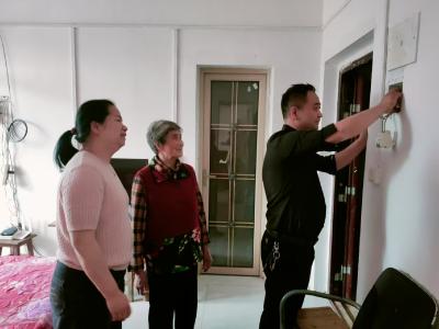 双溪中心卫生院：开展温情行动 守护独居老人安全