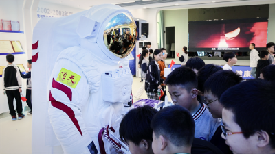 逐梦航天 探索未来 咸安百名学生走进航天生物企业开启星辰大海之旅