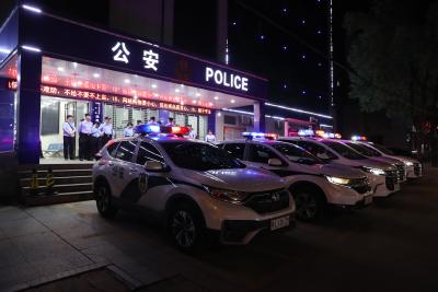 咸安区公安局开展夜间大清查行动