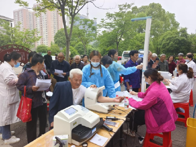 温泉街道肖桥村：免费体检“送上门” 健康服务“零距离”