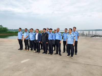 咸安区禁捕办组织农业综合执法大队、市场监管等部门开展“五一”假期禁捕工作联合执法行动