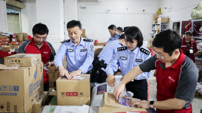 咸安公安：警企联动反诈宣传 共筑寄递安全防线
