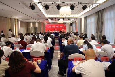 咸安区“桂乡讲堂”暨2025年区人大代表、常委会组成人员和机关干部履职能力提升培训班举办