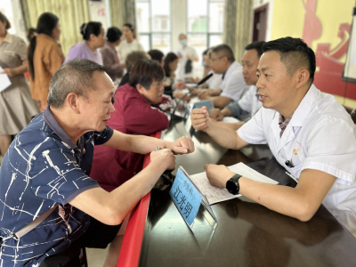 医社联动送健康 义诊科普“零距离”