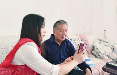 书台社区开展入户社保认证 托起老年群体幸福生活圈