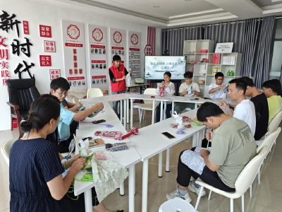 马桥镇：巧手制艾锤 健康迎端午