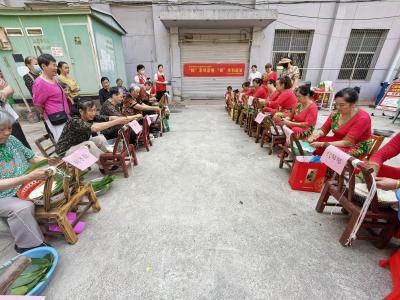 南山社区：“粽”享邻里情 “舞”传和谐音