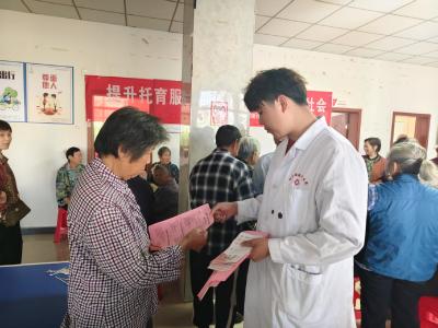 向阳湖镇：义诊进村组 服务暖人心