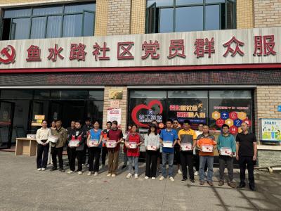 区总工会：暖“新”护航 与爱“童”行