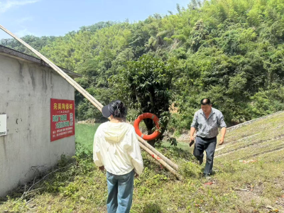 马桥镇垅口村开展隐患排查 筑牢水域安全防线