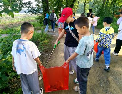 浮山街道银泉社区开展巡河护河行动