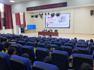 法治副校长进校园 法律护航助成长