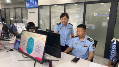 咸安区市场监督管理局：“一把手”走流程 助推服务提质增效