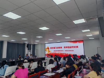 学府社区：反诈“必修课”开讲 警民联手筑牢防骗安全墙