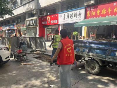 万年路社区：“桂乡管家”接诉即办 守护居民出行安全