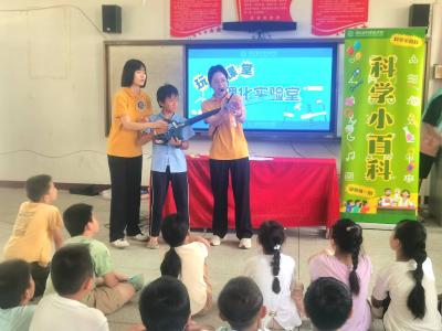 省科技馆科普大篷车活动走进双溪桥镇中心小学