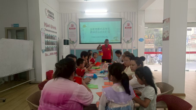文笔路社区：巧手折灯笼 温情传技艺